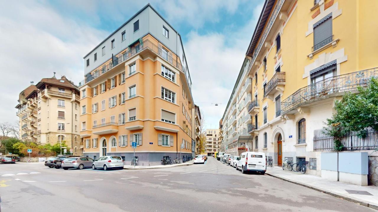 Apartment Beautiful Modern With Balcony In *
